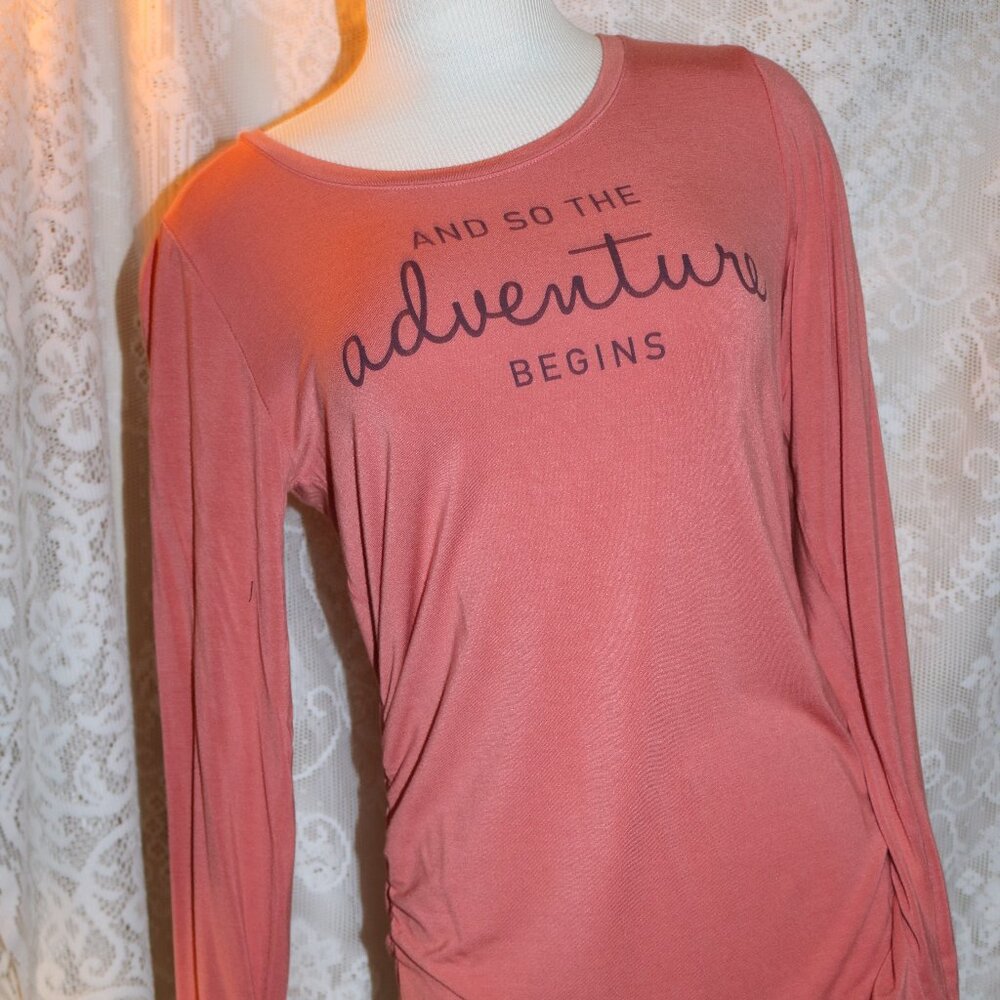 Sonoma Maternity size Medium top very stretchy fabric